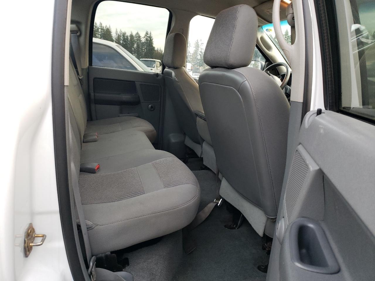 2006 Dodge RAM - Image 10
