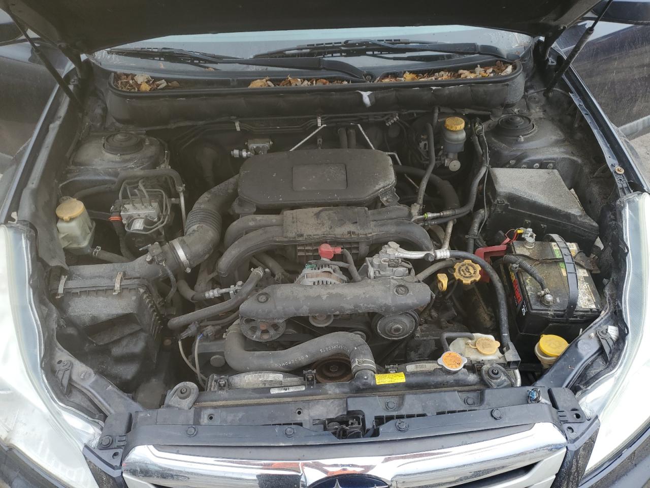 2010 Subaru Outback - Image 12