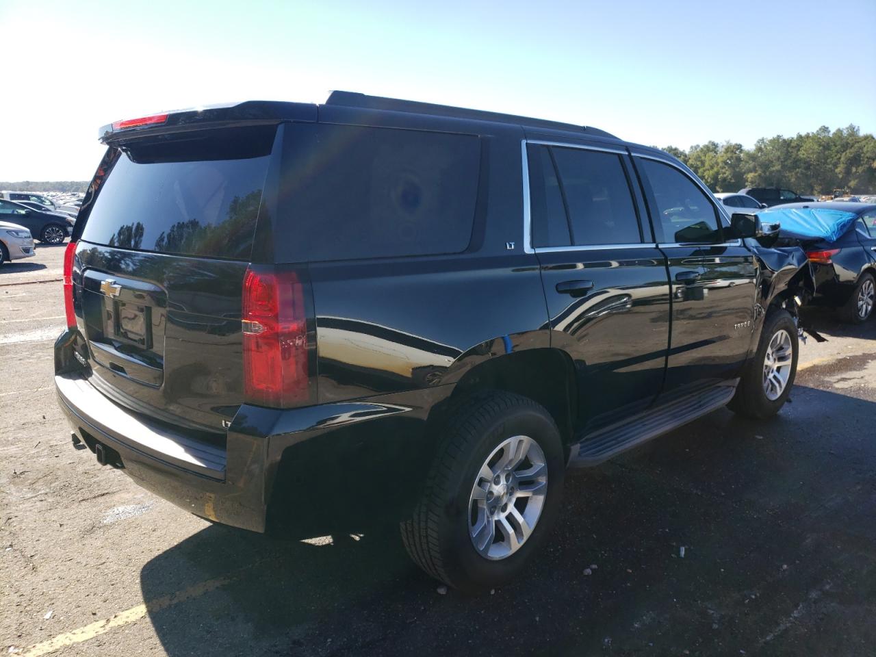 VIN 1GNSCBKCXFR570103 2015 CHEVROLET TAHOE no.3