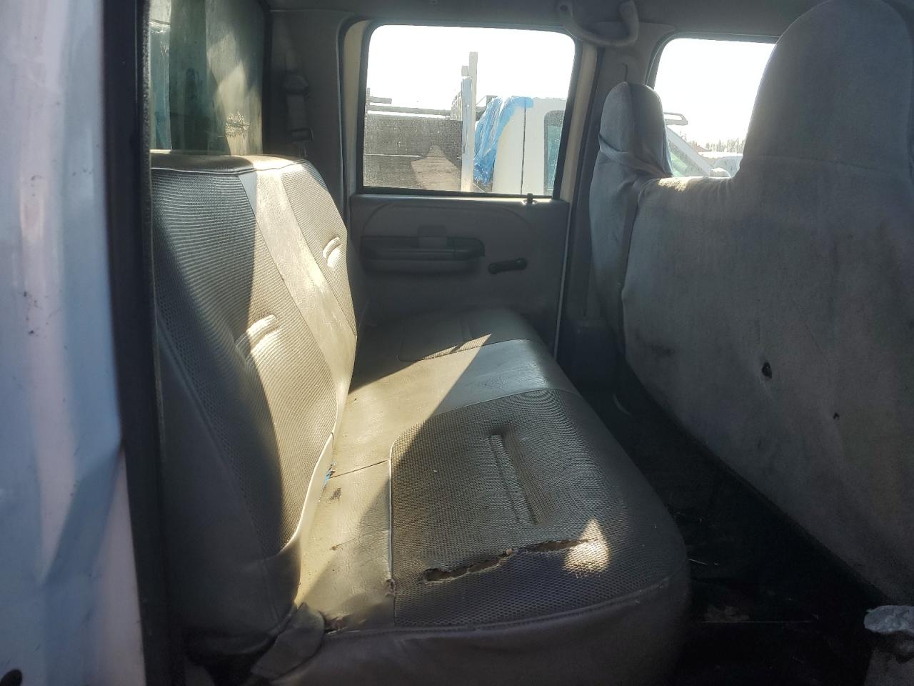 2001 Ford F450 Super Duty VIN: 1FDXW46FX1EB93404 Lot: 84195094