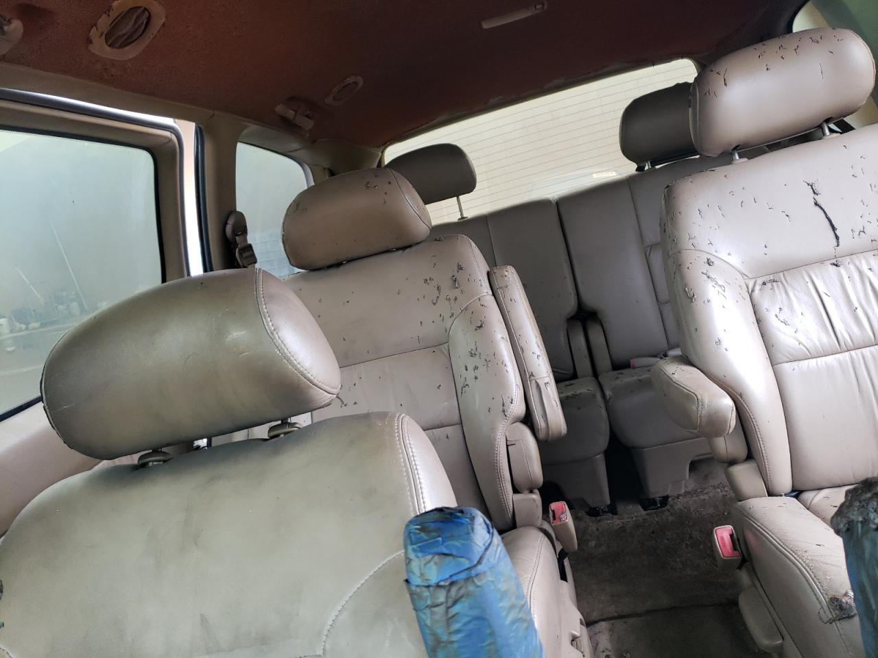 1998 Toyota Sienna - Image 10