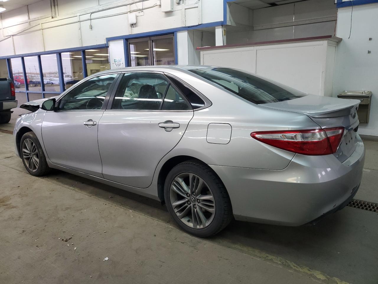 VIN 4T1BF1FKXGU137435 2016 TOYOTA CAMRY no.2