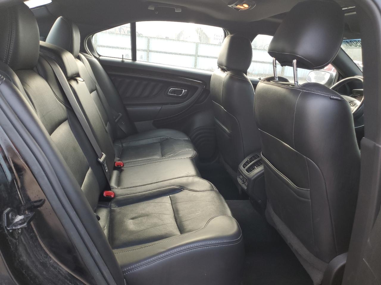 2016 Ford Taurus - Image 10