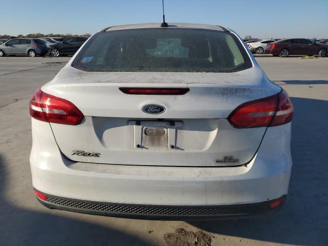  FORD FOCUS 2015 Белы