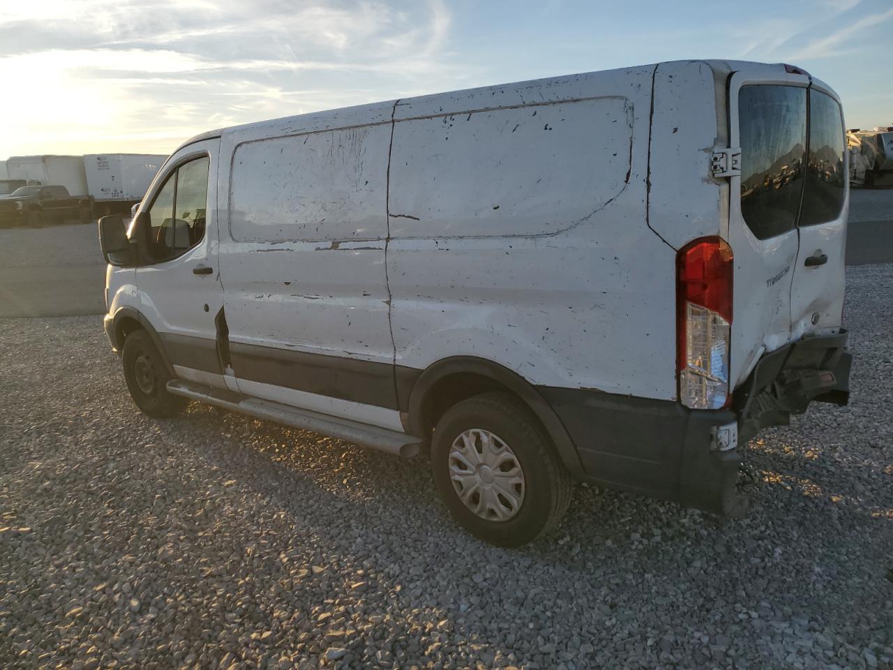 VIN 1FTNR1ZM1FKA46392 2015 FORD TRANSIT no.2