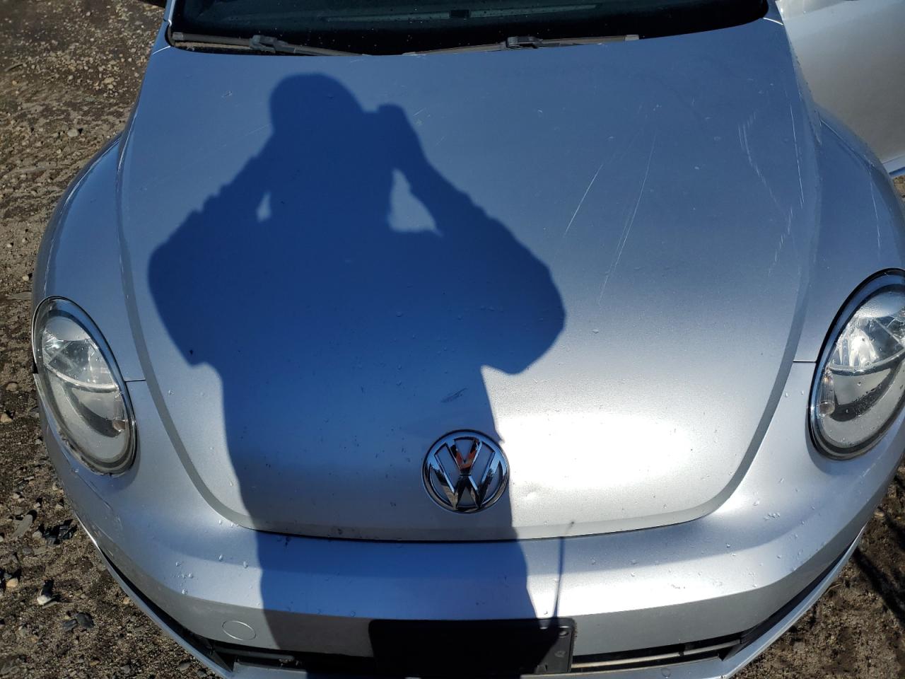 2012 Volkswagen Beetle - Image 11