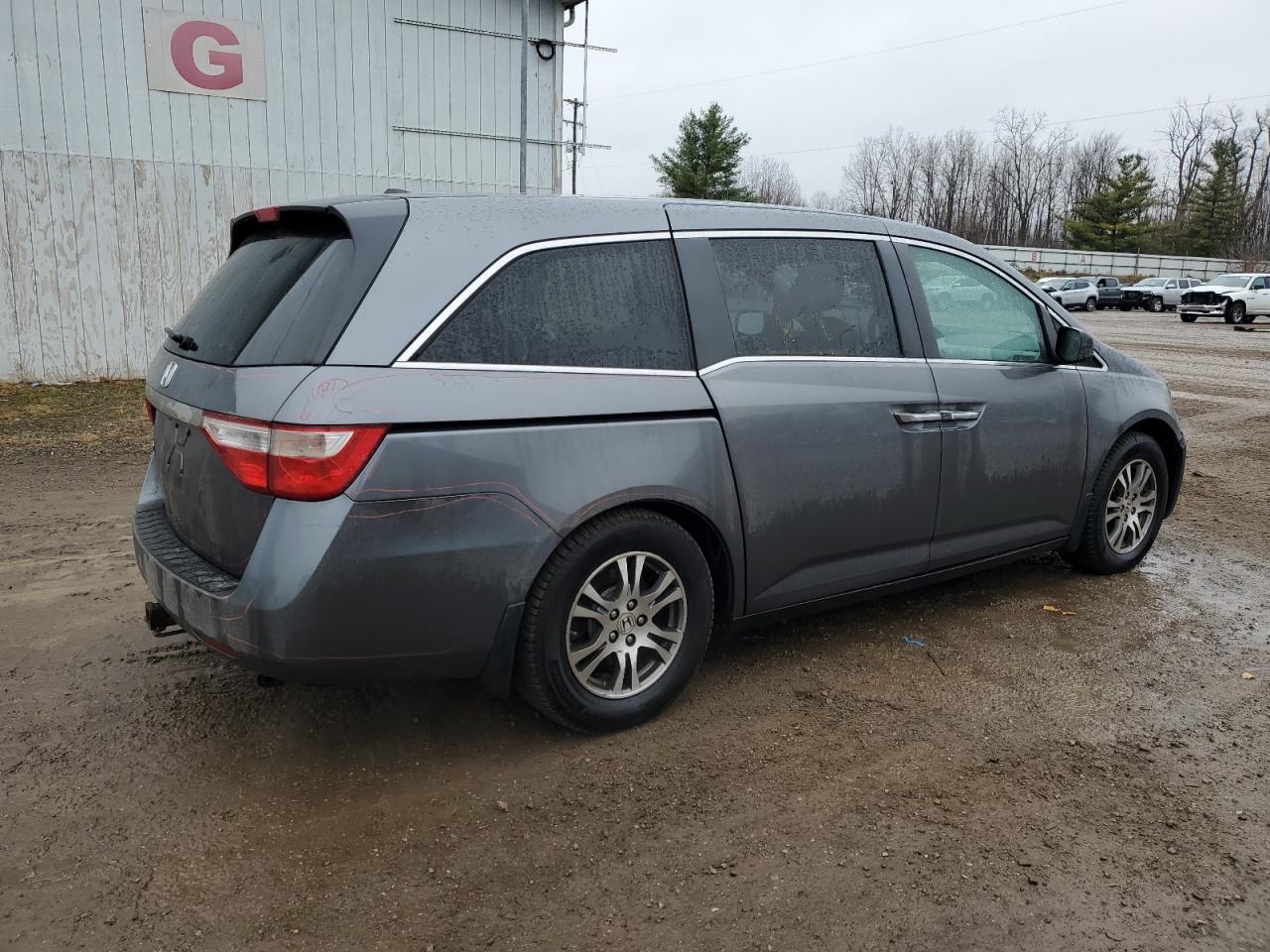 2011 Honda Odyssey - Image 3