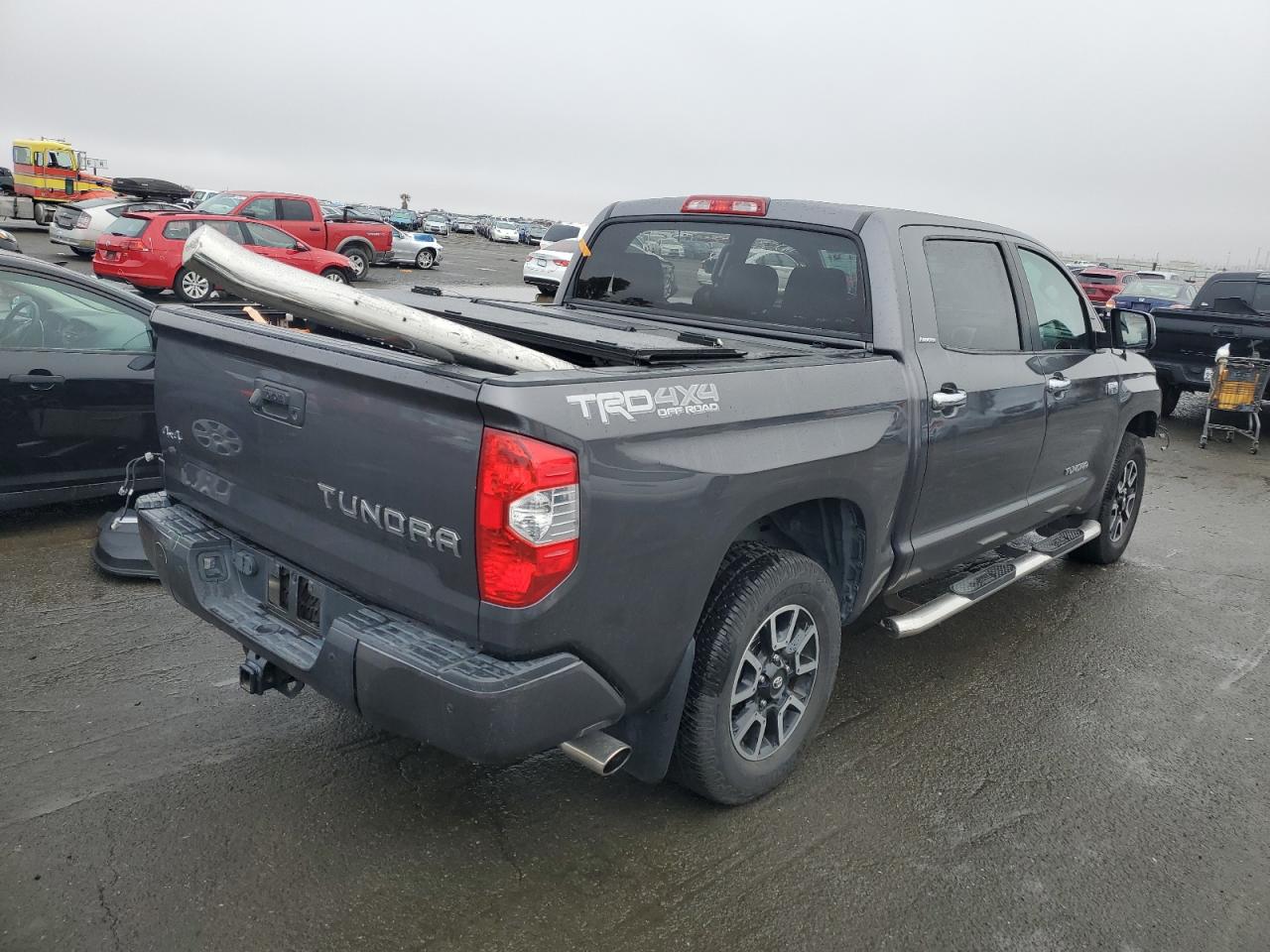 VIN 5TFHY5F19JX695077 2018 TOYOTA TUNDRA no.3