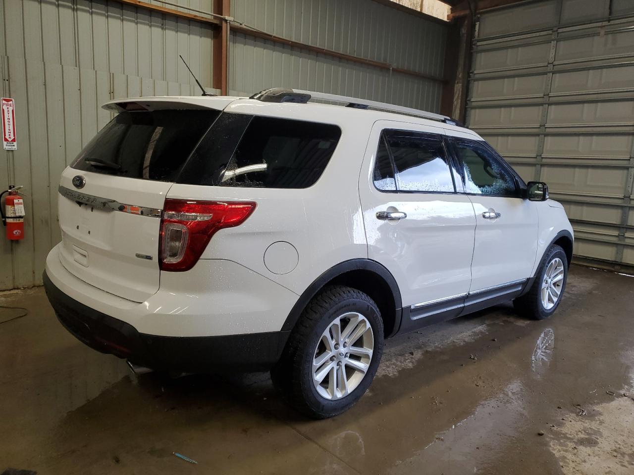 2015 Ford Explorer - Image 3