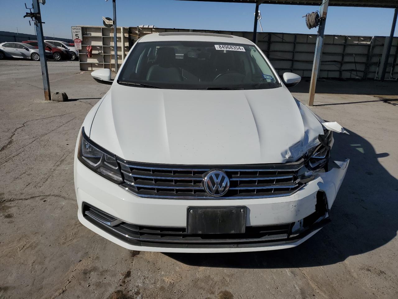 2019 Volkswagen Passat - Image 5