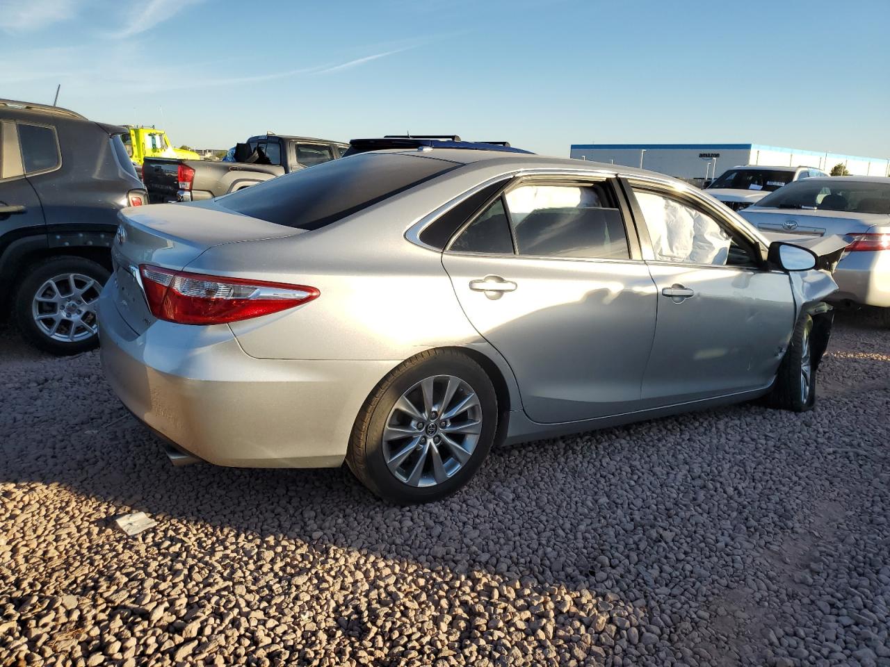 VIN 4T4BF1FK9GR529036 2016 TOYOTA CAMRY no.3