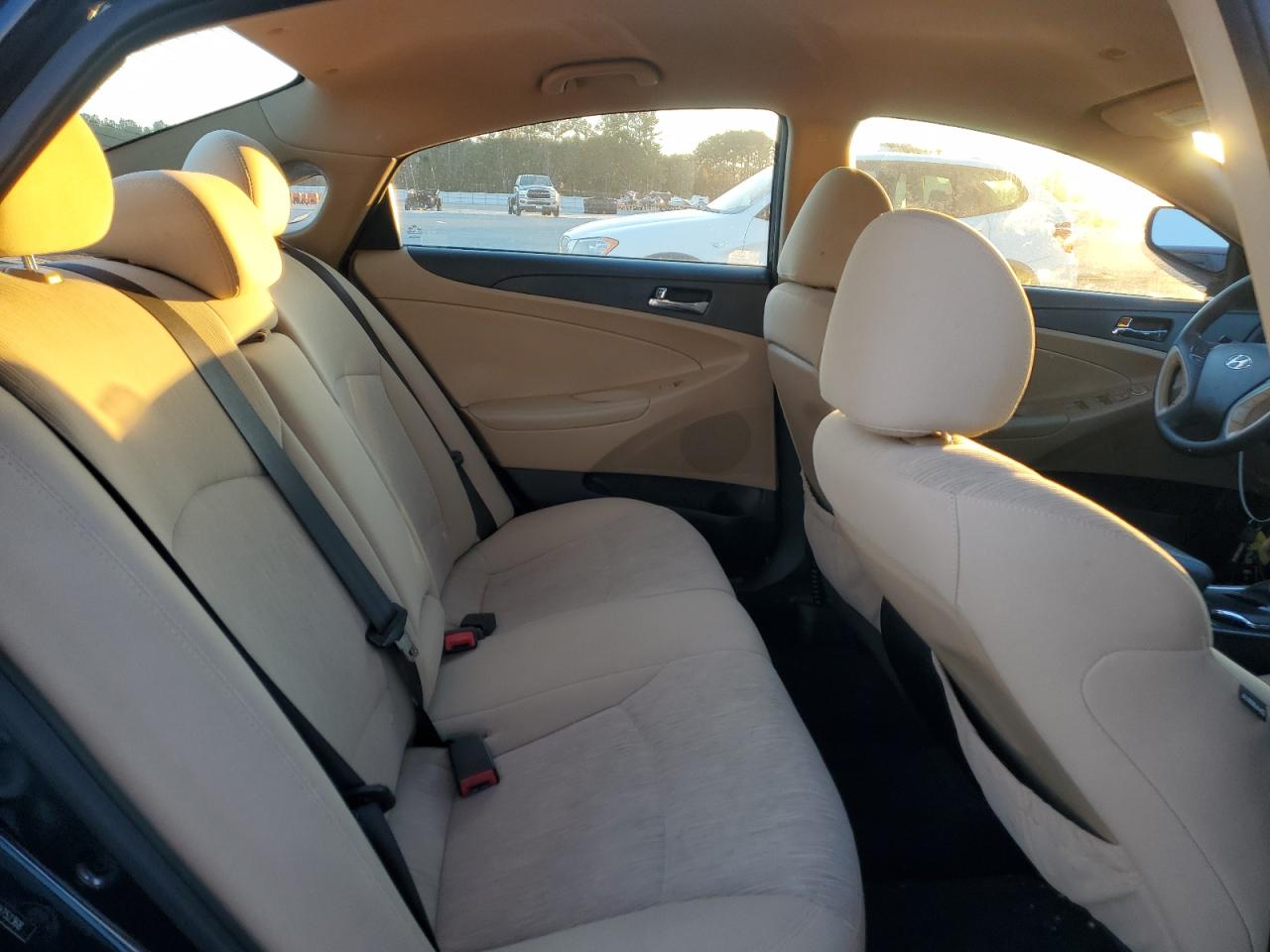 2013 Hyundai Sonata - Image 10