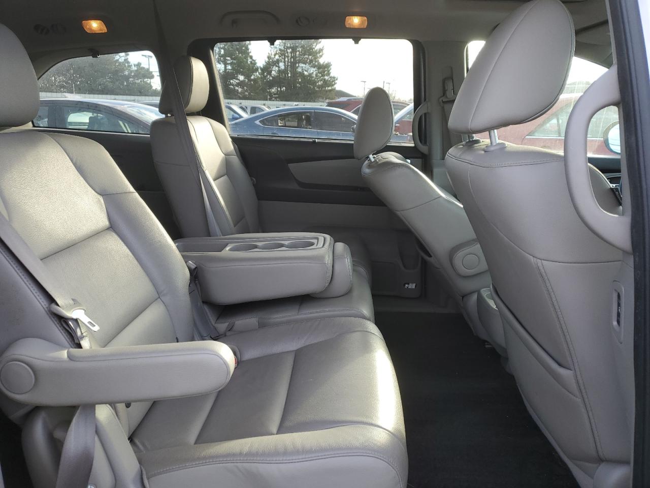 2014 Honda Odyssey - Image 11