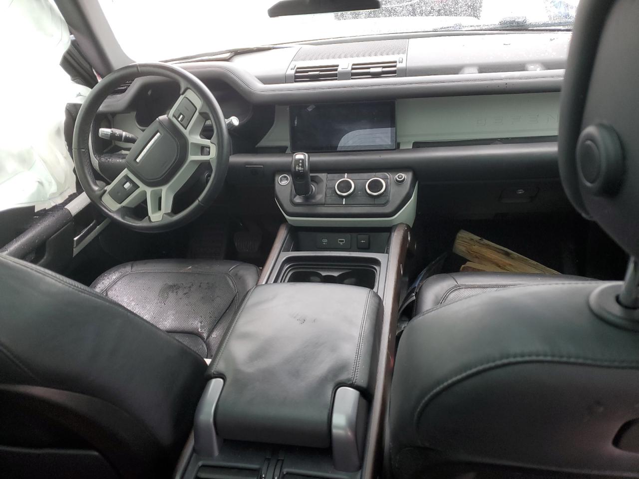 2020 Land Rover Defender - Image 8