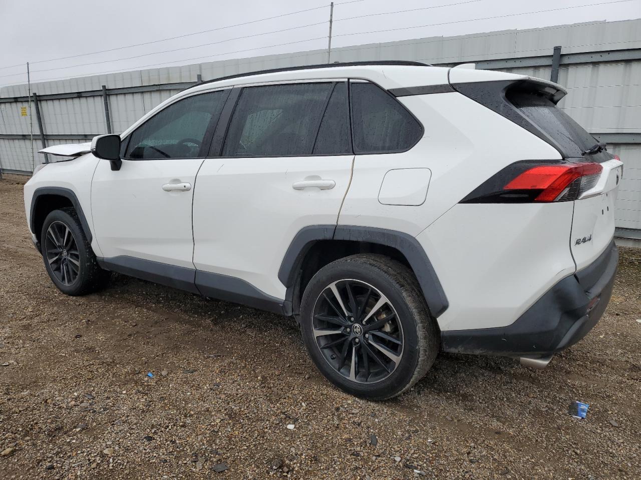 2021 Toyota RAV 4 - Image 2