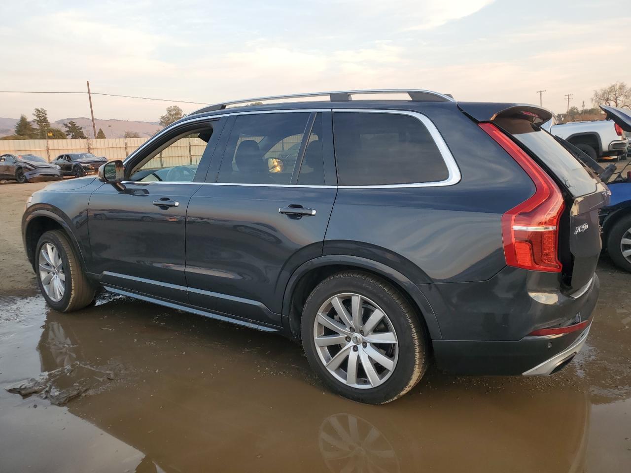 VIN YV4A22PK0G1064431 2016 VOLVO XC90 no.2