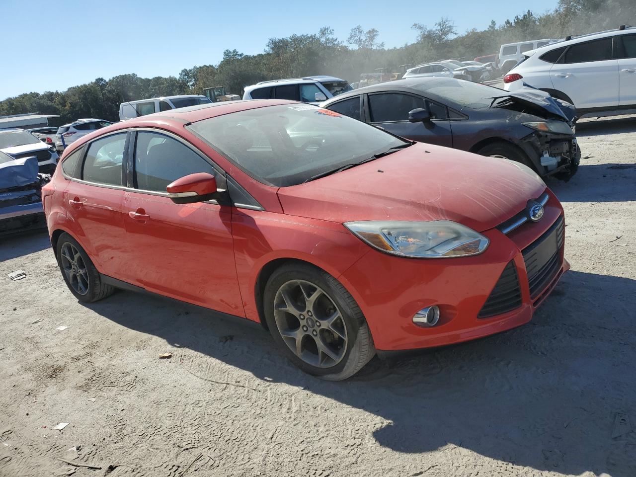 VIN 1FADP3K23EL127317 2014 FORD FOCUS no.4