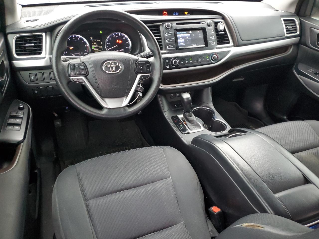 2017 Toyota Highlander - Image 8