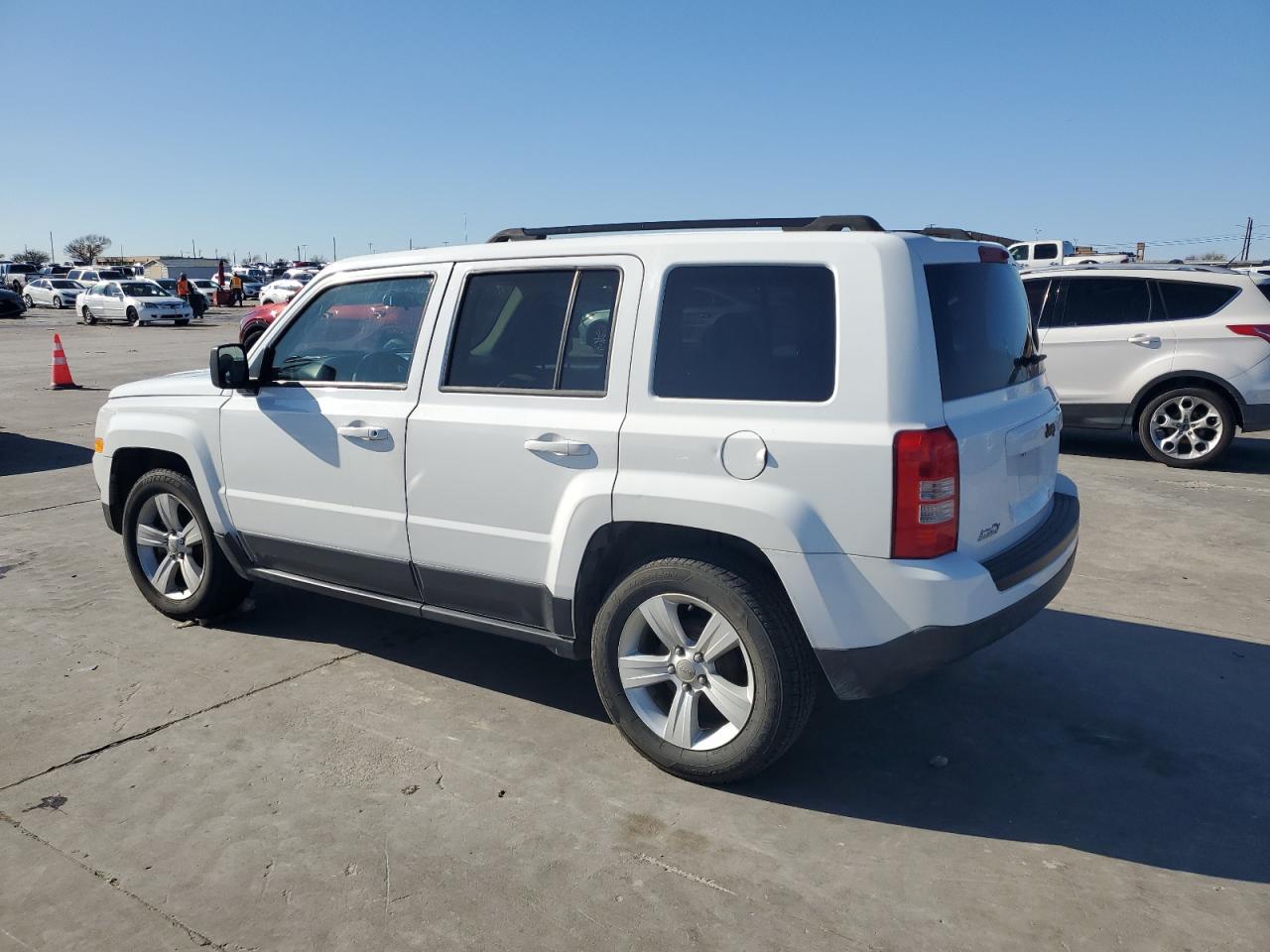 2014 Jeep Liberty (Patriot) - Image 2