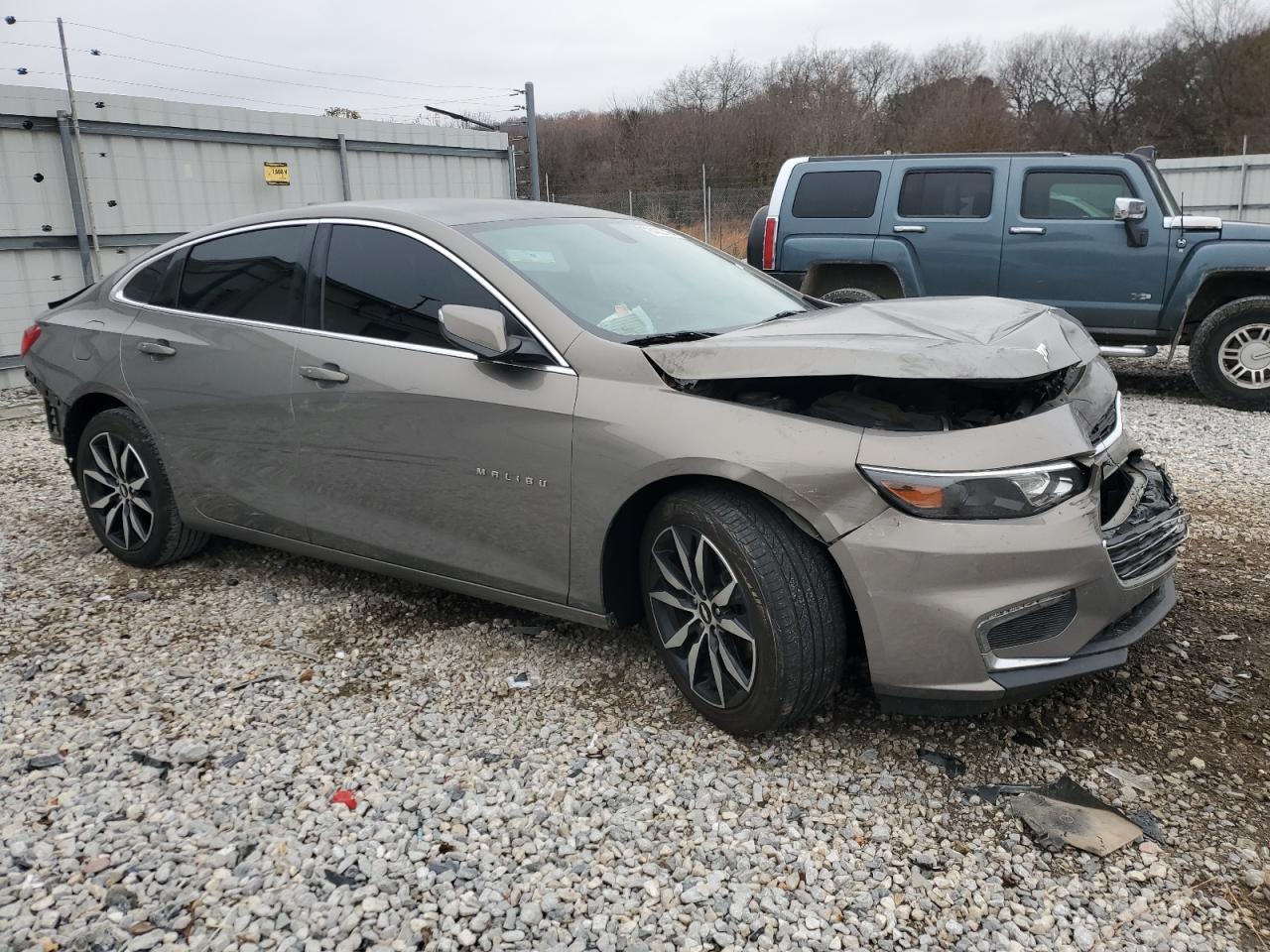 2017 Chevrolet Malibu - Image 4