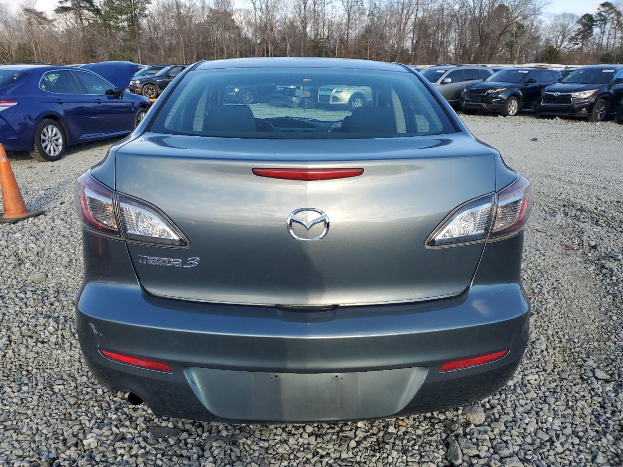 2013 Mazda 3 - Image 6