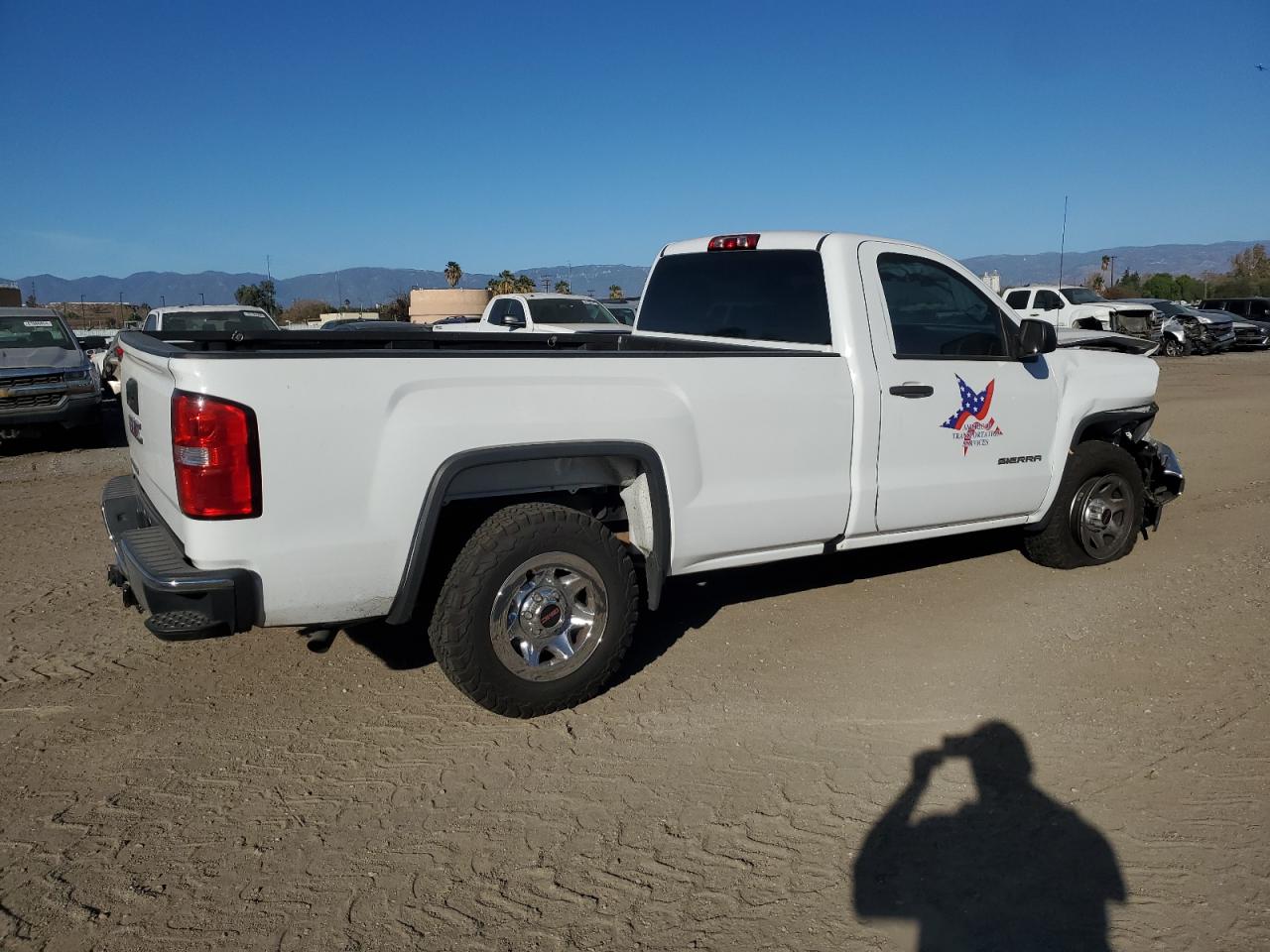 2016 GMC Sierra - Image 3