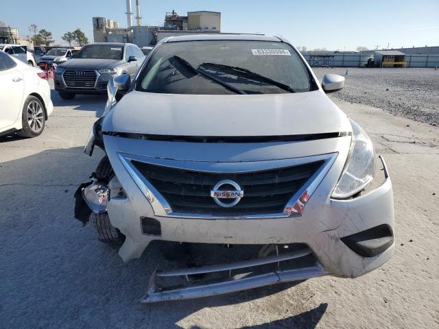  NISSAN VERSA 2018 Silver