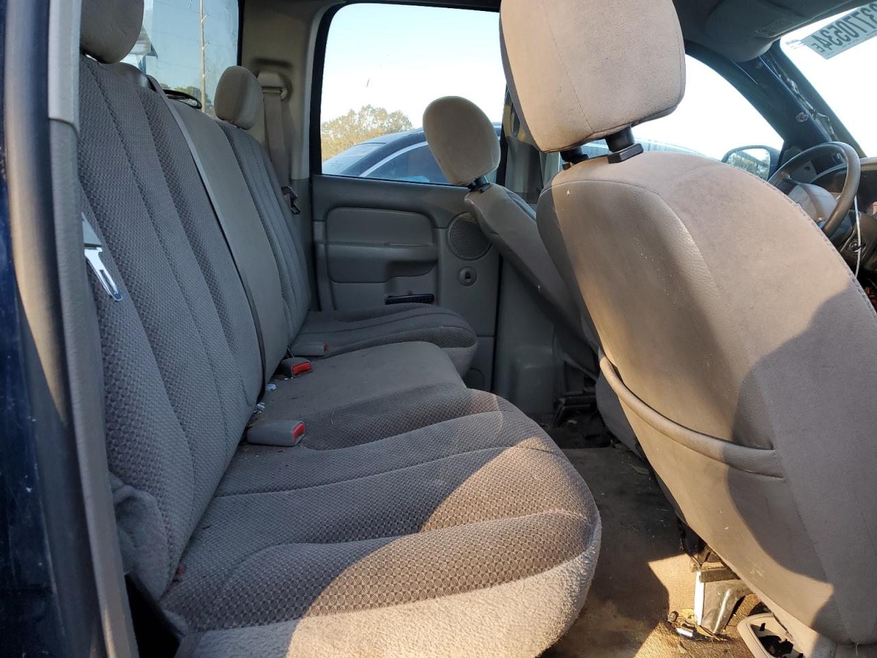 2004 Dodge RAM - Image 10