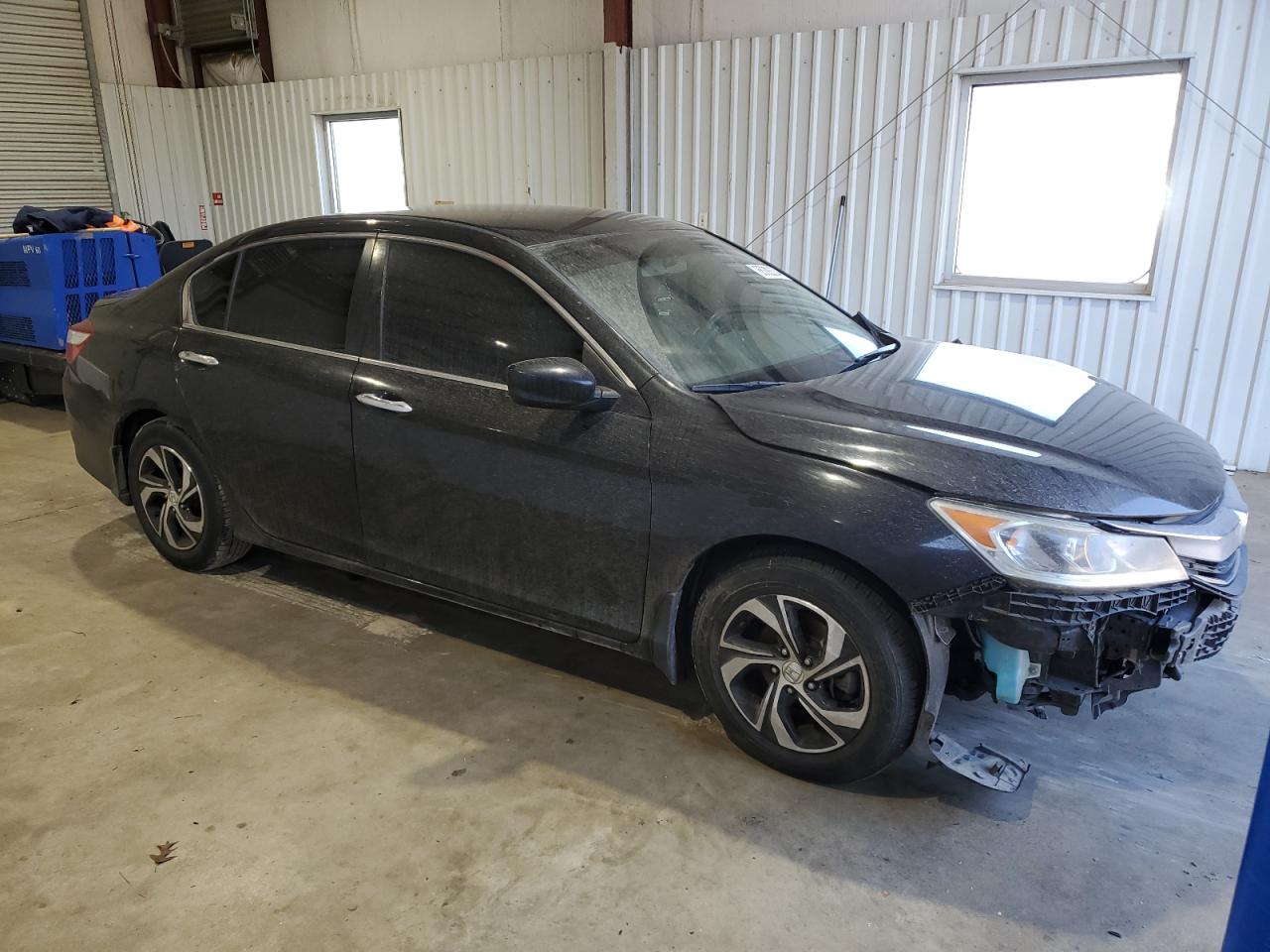 VIN 1HGCR2F30HA258025 2017 HONDA ACCORD no.4