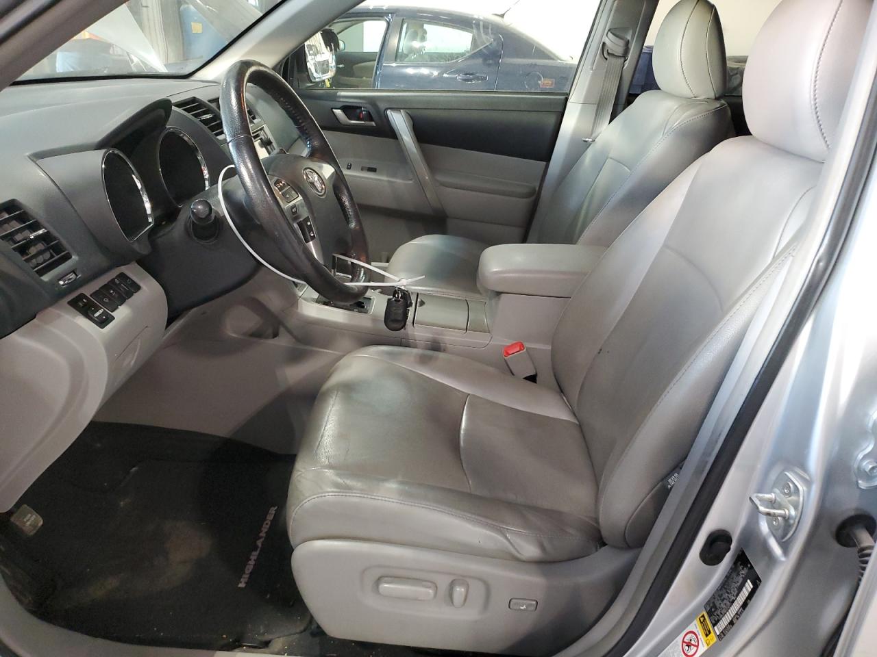 2013 Toyota Highlander - Image 7