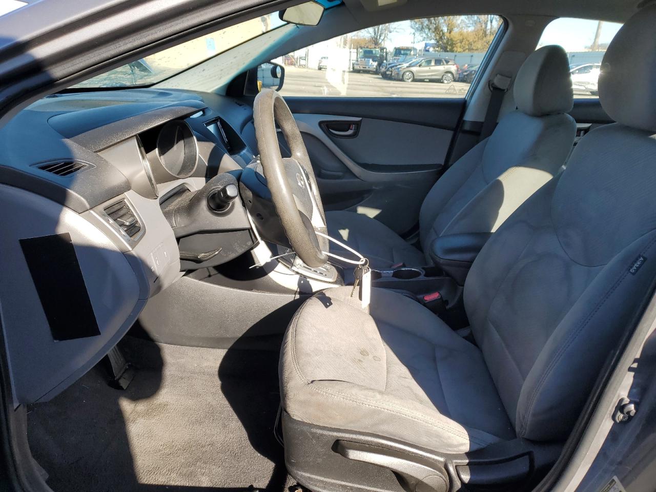 2012 Hyundai Elantra - Image 7