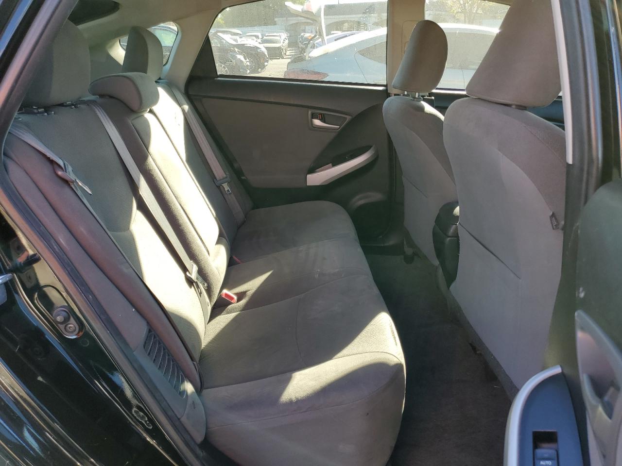 2014 Toyota Prius - Image 10