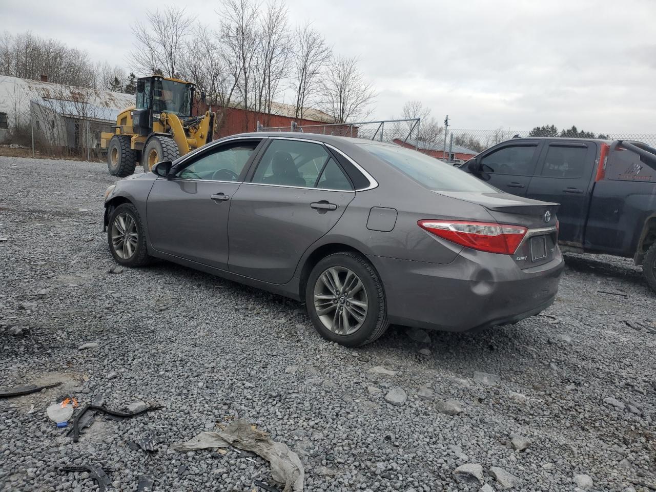 VIN 4T1BF1FK0HU783133 2017 TOYOTA CAMRY no.2