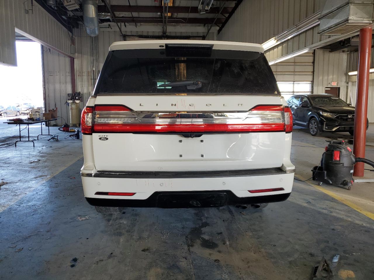 2020 Lincoln Navigator - Image 6