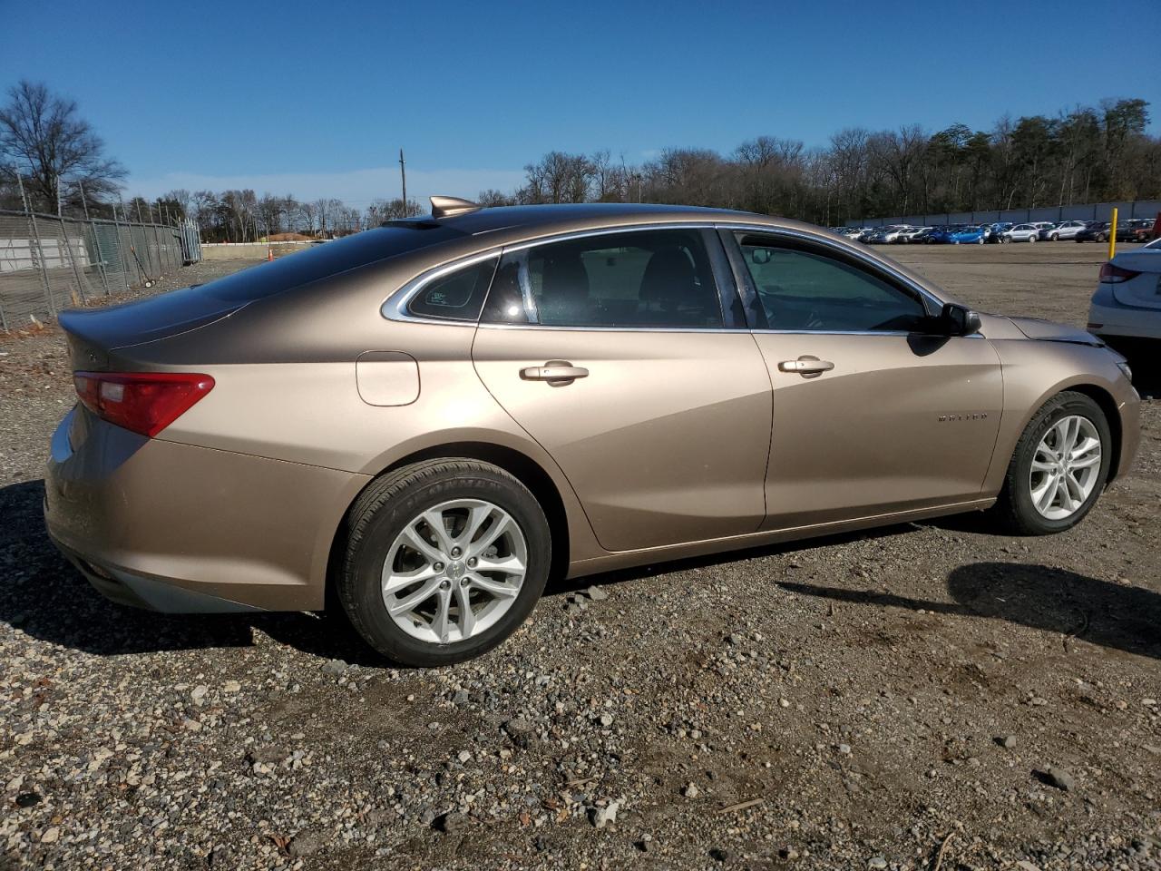 2018 Chevrolet Malibu - Image 3