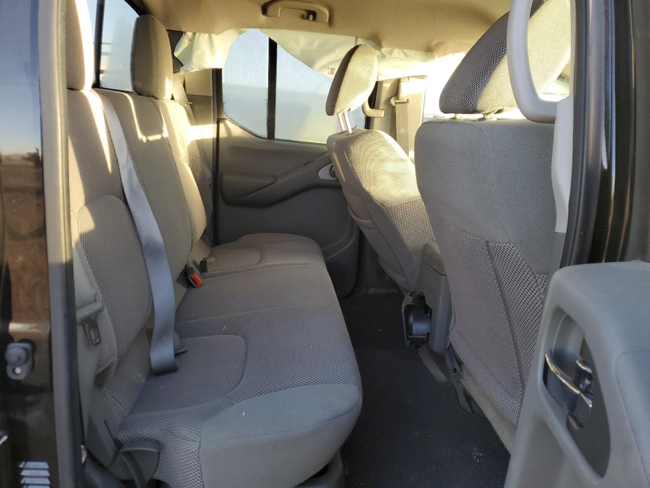 2016 Nissan Navara (Frontier) - Image 10
