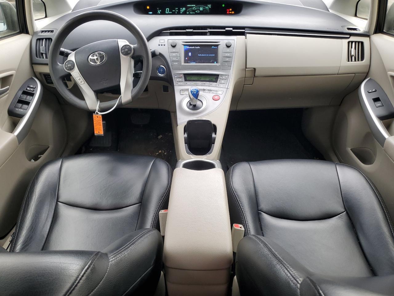 2015 Toyota Prius - Image 8