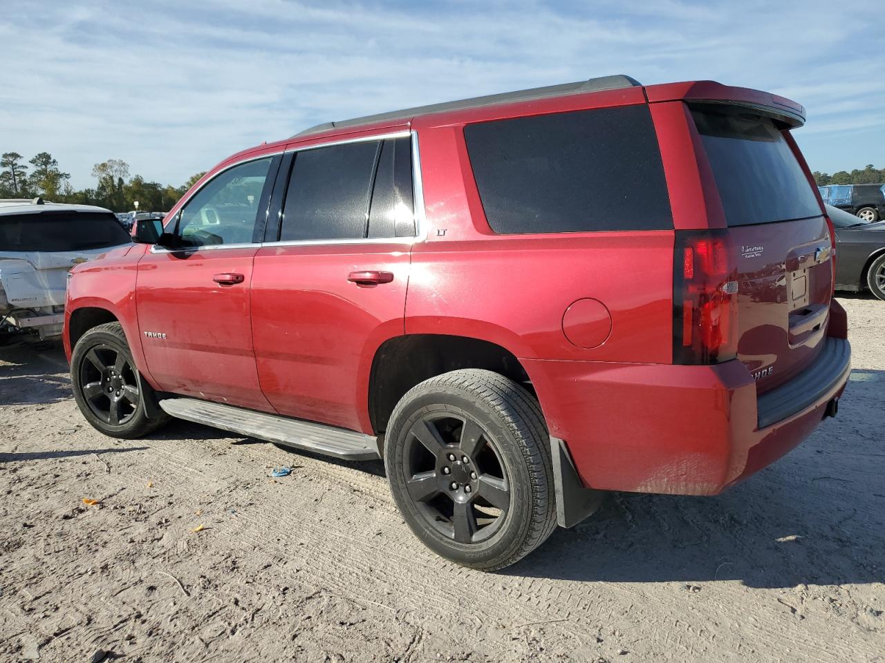 VIN 1GNSCBKC9FR607769 2015 CHEVROLET TAHOE no.2