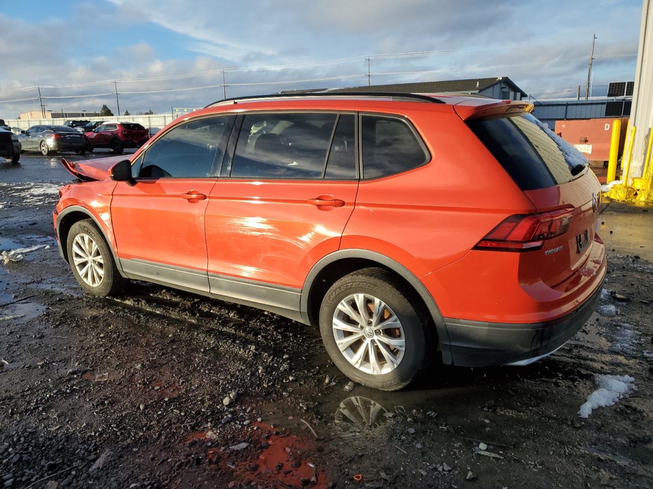 VIN 3VV0B7AX2JM071070 2018 VOLKSWAGEN TIGUAN no.2