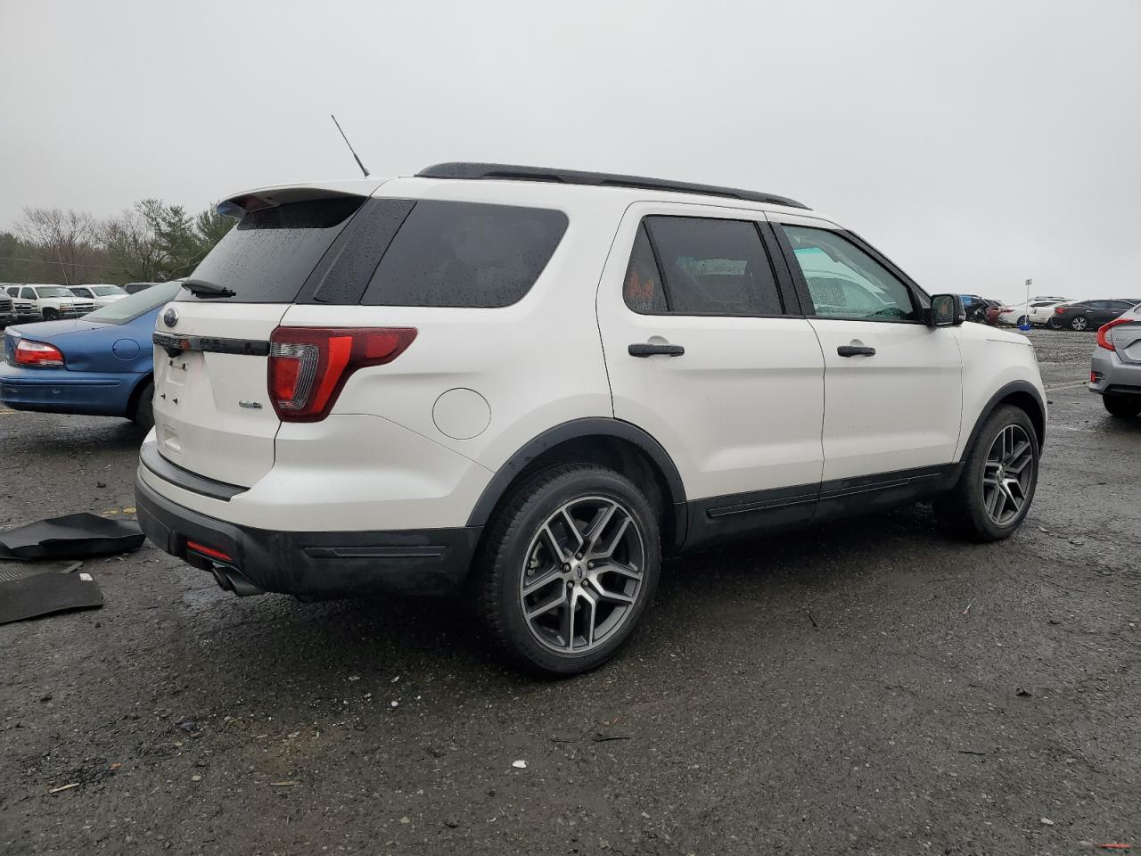 2019 Ford Explorer - Image 3