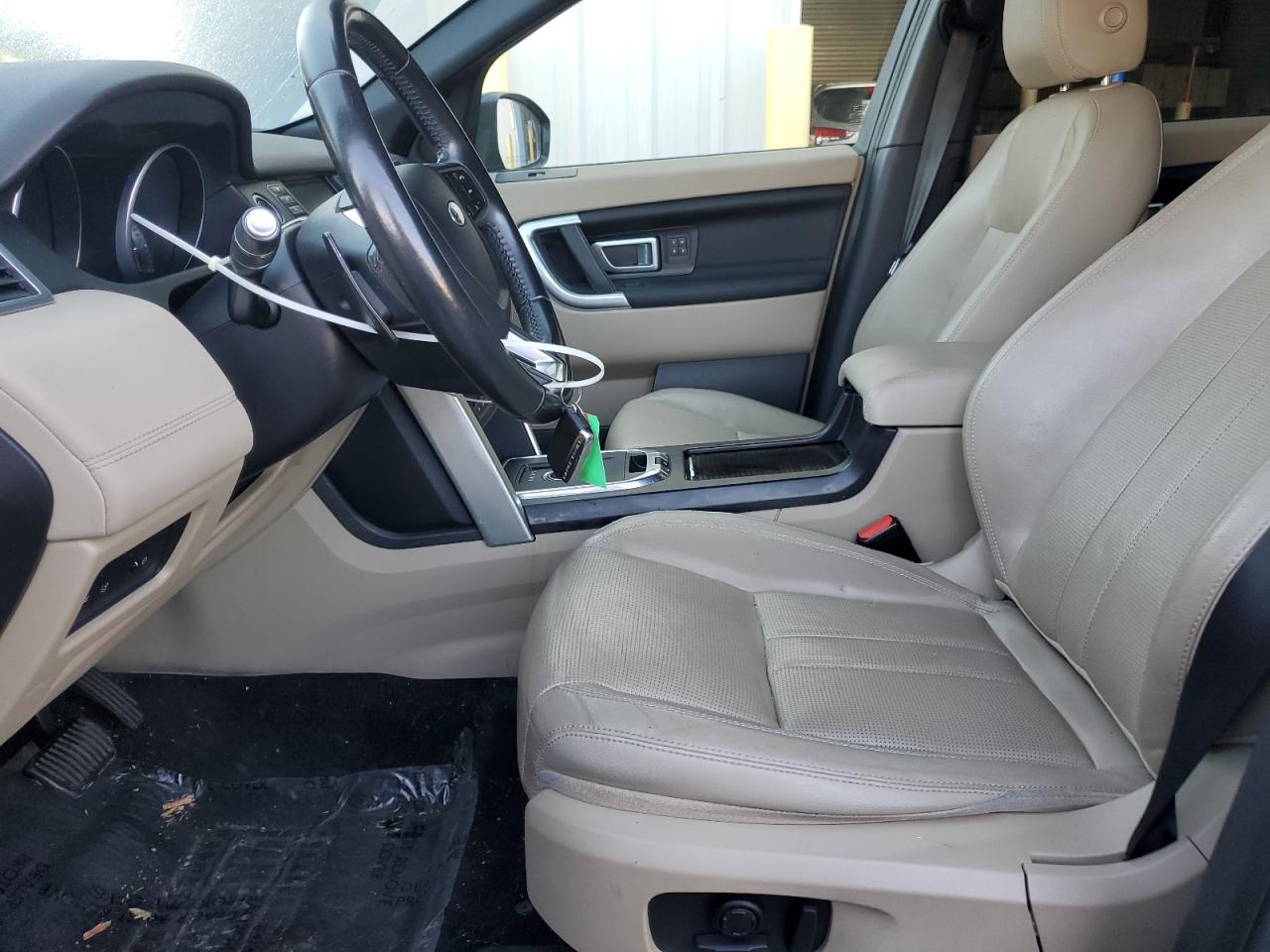 2016 Land Rover Discovery - Image 7
