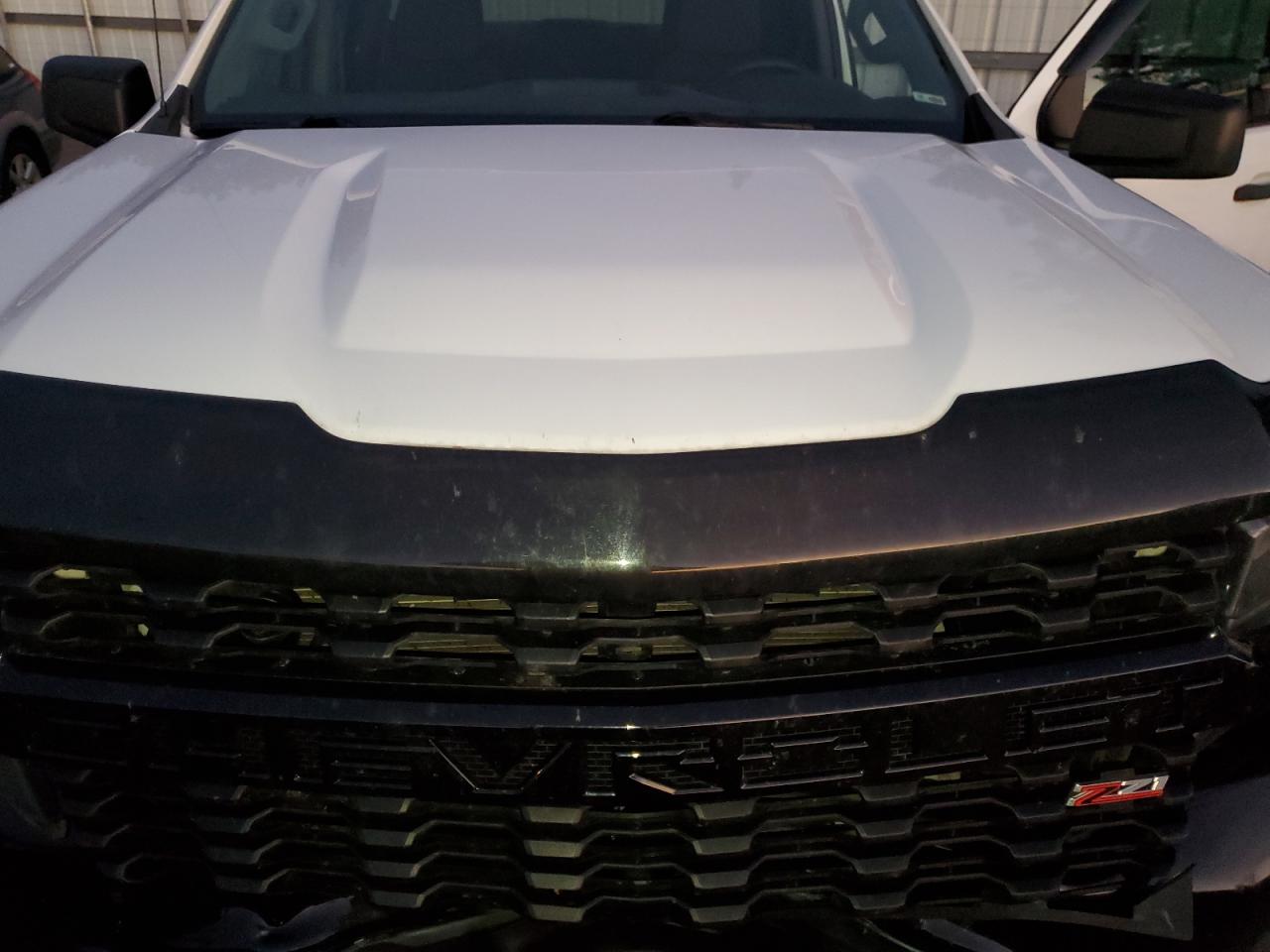 2020 Chevrolet Silverado - Image 13
