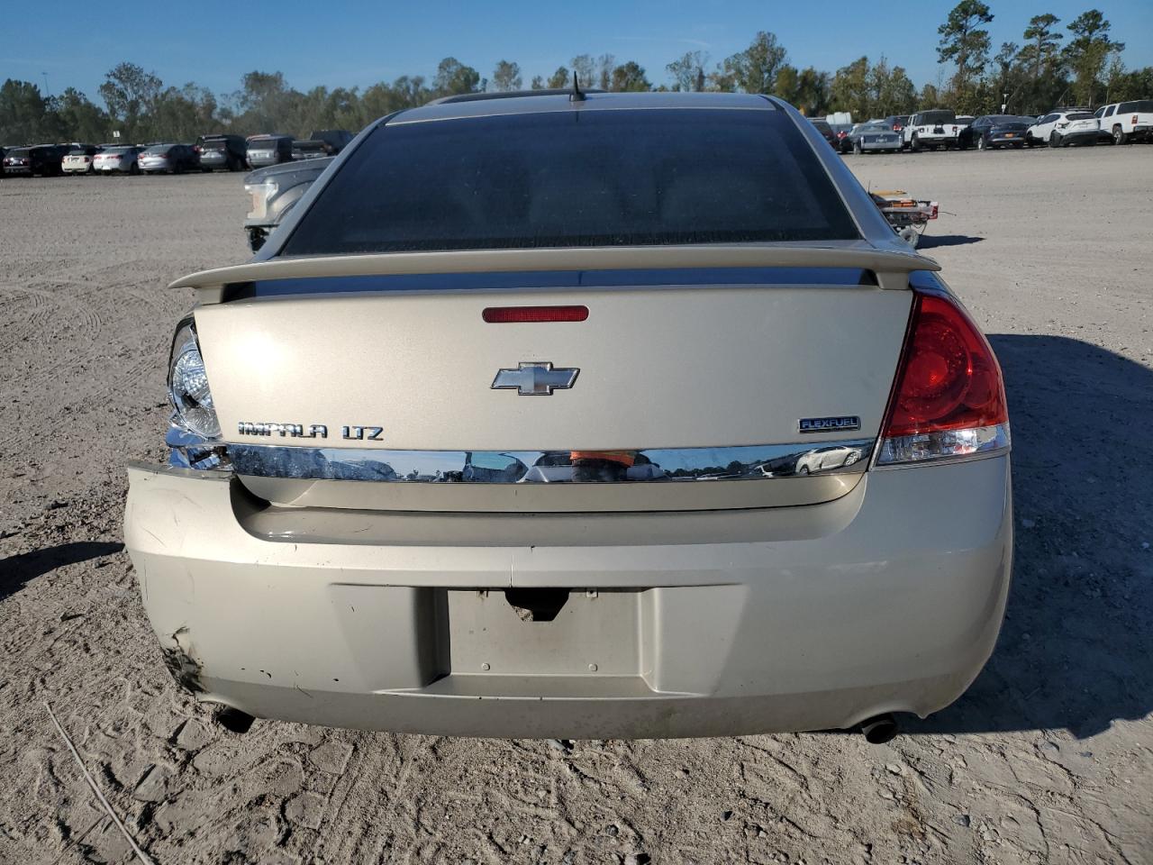 2011 Chevrolet Impala - Image 6
