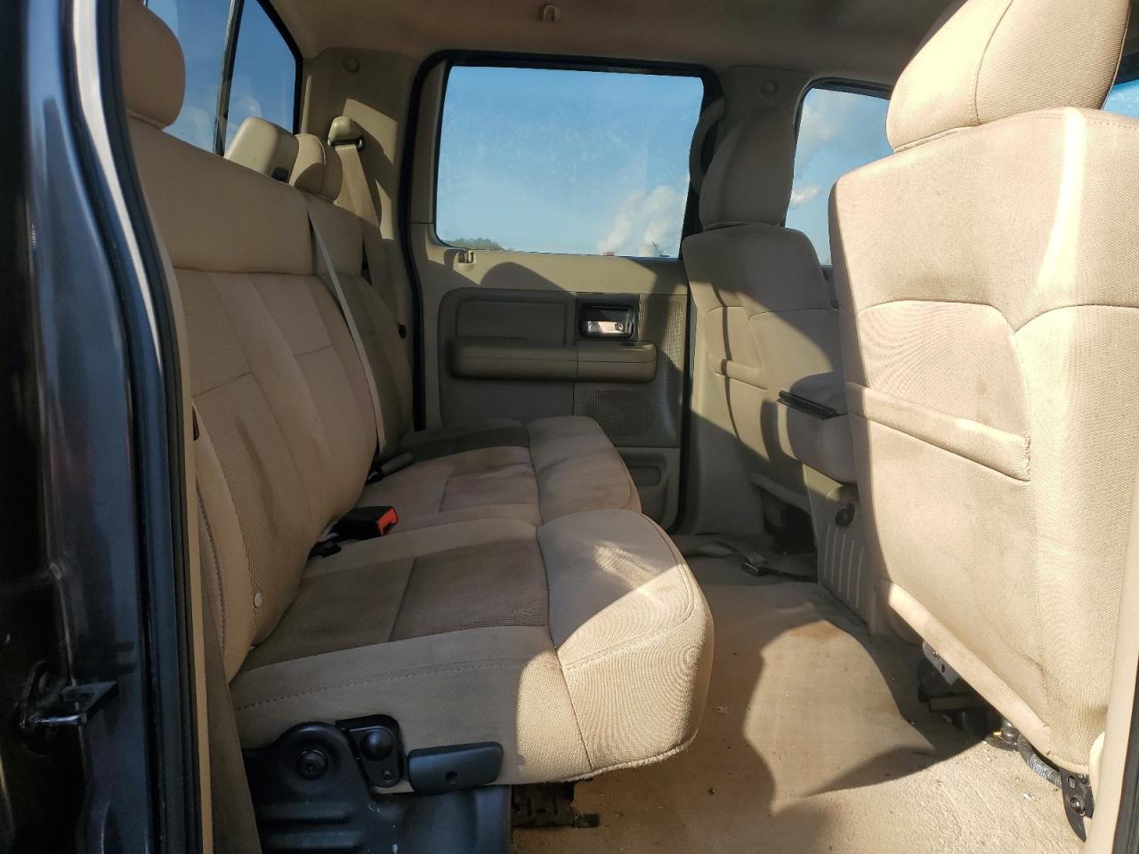 2005 Ford F-150 - Image 10