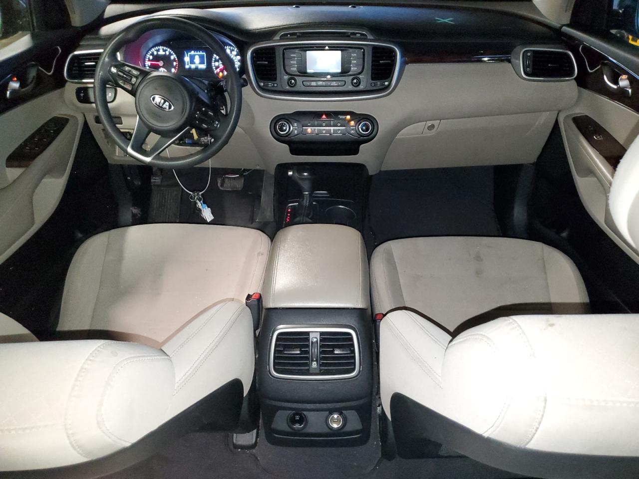2017 Kia Sorento - Image 8