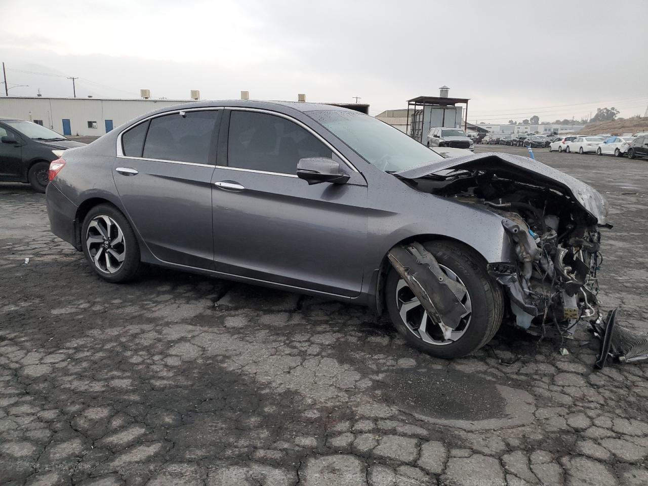 VIN 1HGCR2F77HA105631 2017 HONDA ACCORD no.4