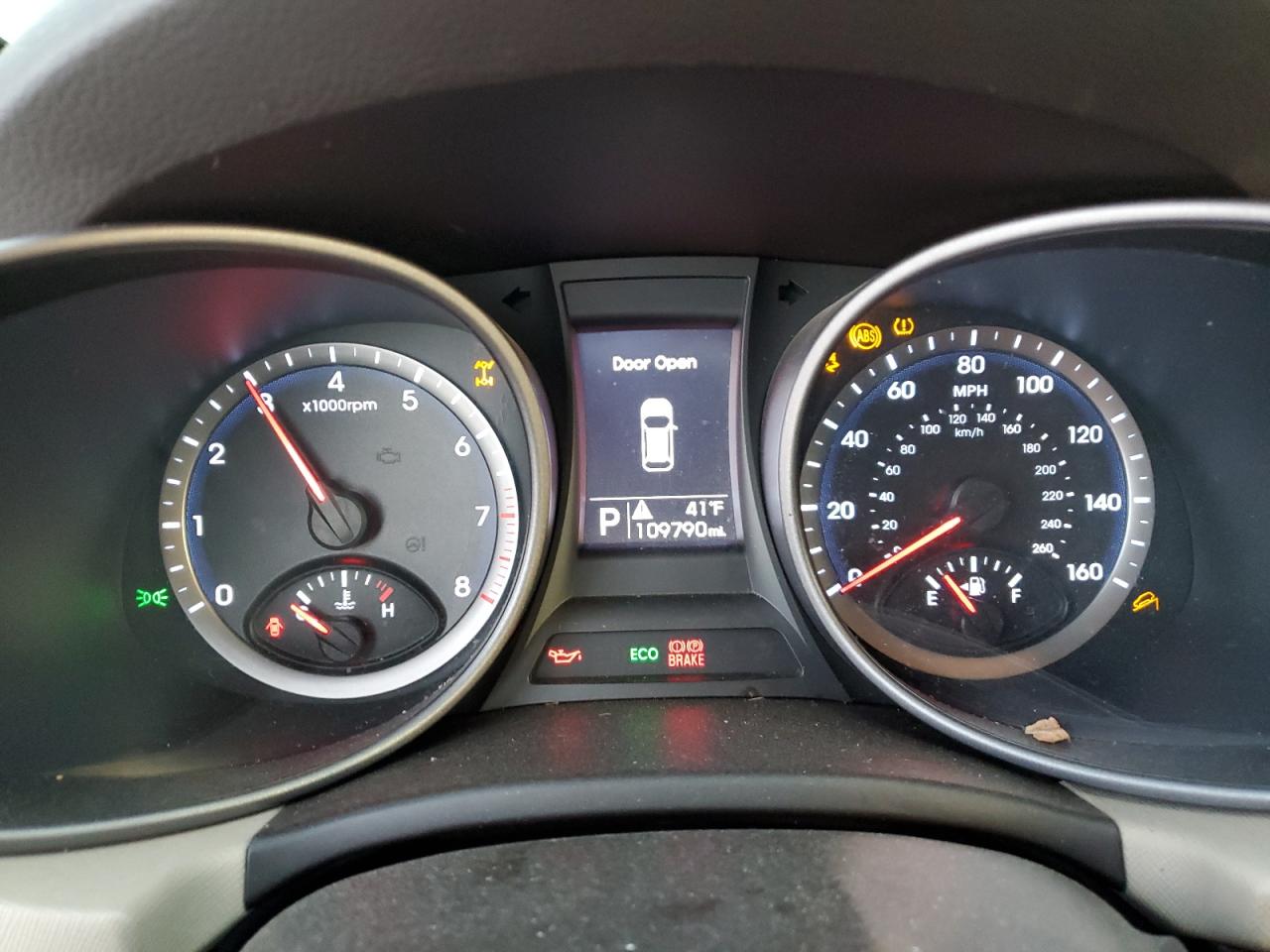 2016 Hyundai Santa Fe - Image 9