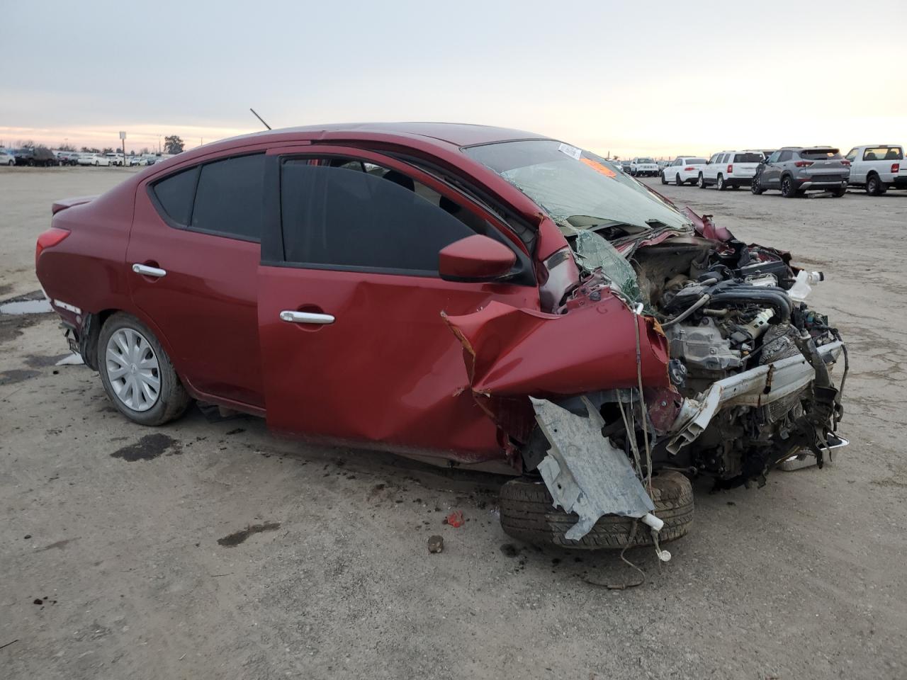 2019 Nissan Versa - Image 4