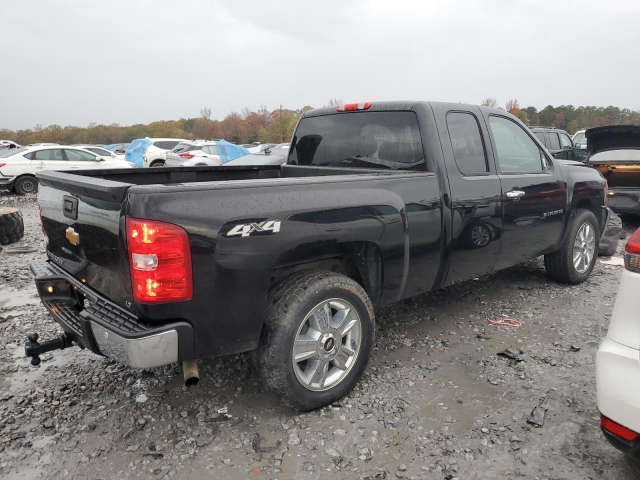 2012 Chevrolet Silverado - Image 3