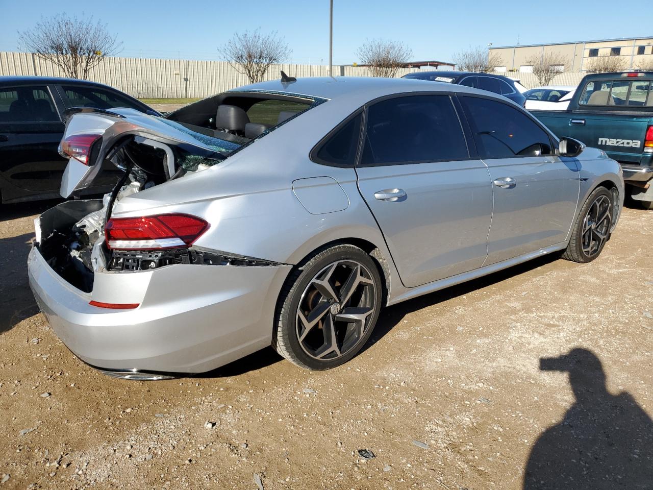 2021 Volkswagen Passat - Image 3